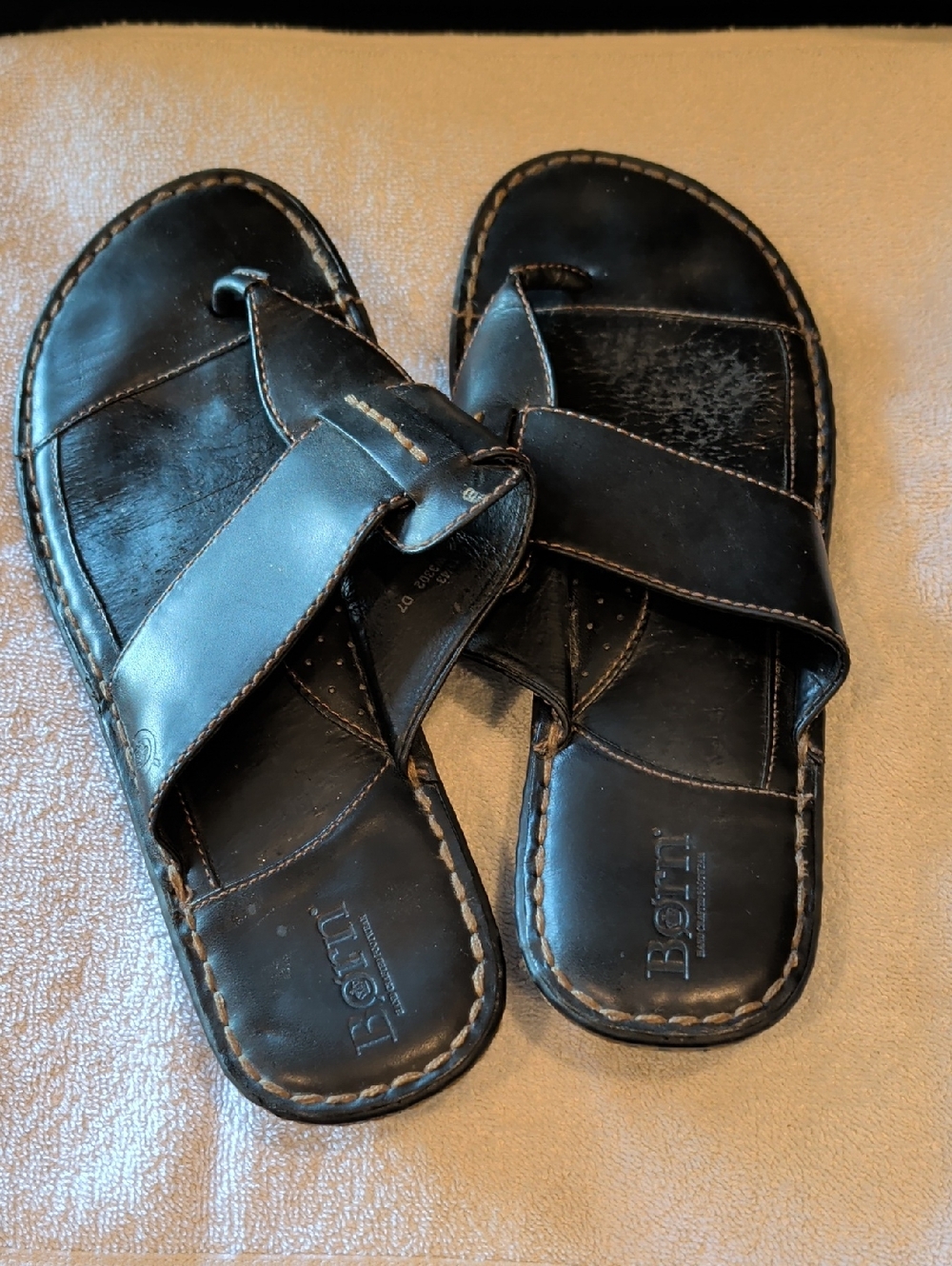 Born Women's Black Leather Cross-Strap Slide Sandals